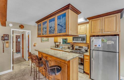 Kings Beach Casa | Kings Beach Cabin Private Hot Tub, Near Lake & Ski