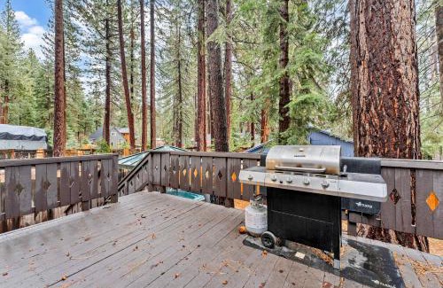 Kings Beach Casa | Kings Beach Cabin Private Hot Tub, Near Lake & Ski