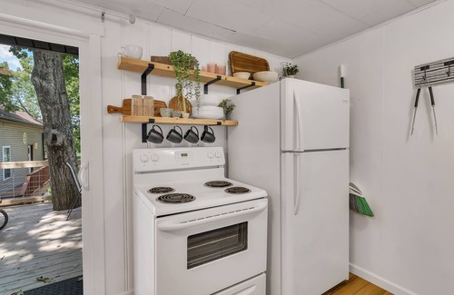Kimberling City Cabina | Kings Cove Cabin!! Come Stay and Play at this 2 Bedroom Lake Cottage!