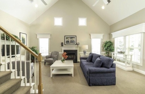 Lackey Complejo | King’s Creek, Up to 3 bdrm, Indiv homes, Gated. Close to attractions, food, &64.
