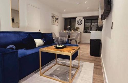 Reading Apartamento | Kings Lodge By Nivaas 1 : Two-Bedroom Superior Apartment