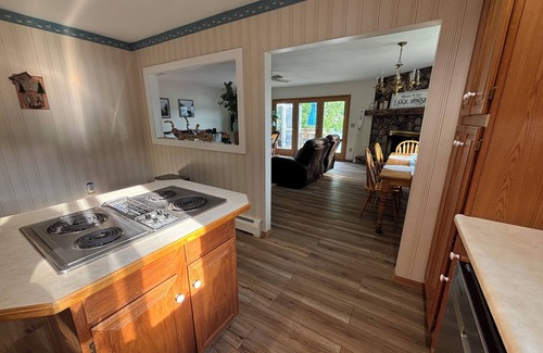 Barnstead Cabaña | King’s Lakeside Cottage