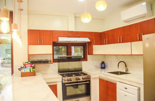 Bolinao Villa | Kings Manor Vacation Rental - Charming 3 bedroom Villa with Private Pool