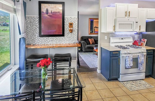 Glenwood Springs Condominio | Kings & Queens Autumn Oasis· 2 Kings + 2 Queen Sofas · Mtn Views-Near Glenwood