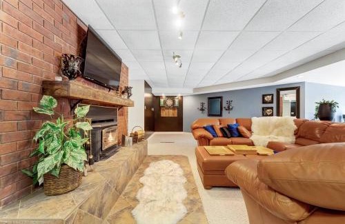 Bancroft Casa | Kings Wee Castle 6BR Serene Luxury Family Retreat