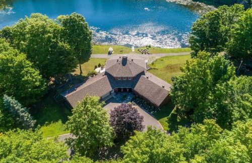 Bancroft Casa | Kings Wee Castle 6BR Serene Luxury Family Retreat