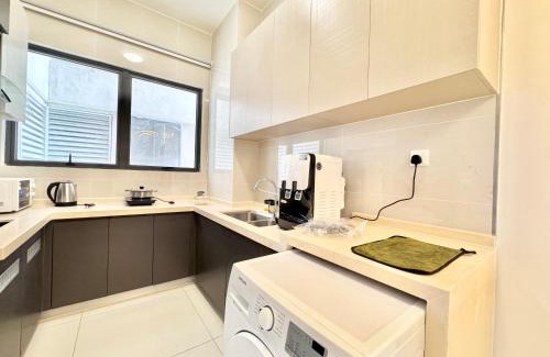 Central District Apartamento | Kingsbay Danga Bay Country Garden by Luxecocoo CK