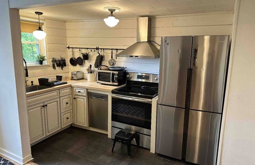 Kingston Casa | Kingston 3 Bedroom 1 Bath Near the Rondout