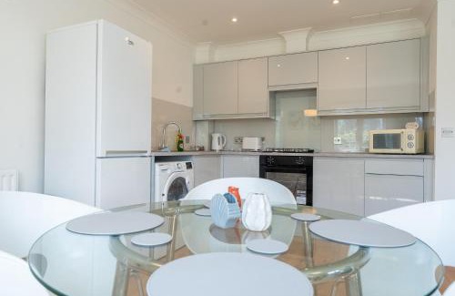 Norbiton Apartamento | Kingston Centre Location 2-Bed Flat Sleeps 5