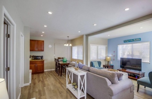 Mission Beach Casa | Kingston Court Cottage 726