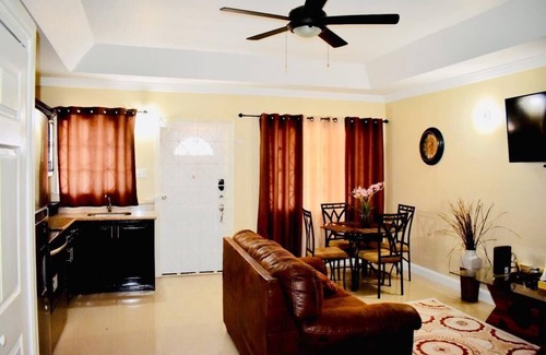 Saint Andrew Apartamento | Kingston Guest Apartment at El Gabriel
