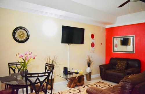 Saint Andrew Apartamento | Kingston Guest Apartment at El Gabriel