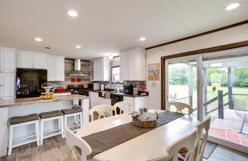 Kingston Casa | Kingston Home with On-Site Boat Parking 2 Mi to Lake