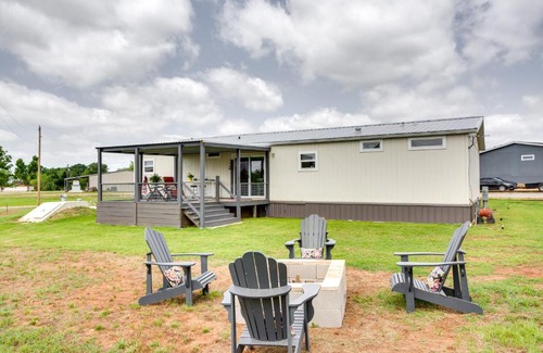 Kingston Casa | Kingston Home with On-Site Boat Parking 2 Mi to Lake