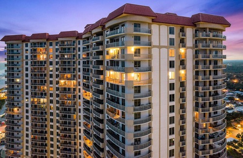Arcadian Shores Condominio | Kingston Residences Ocean Front Condos
