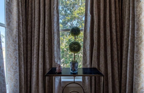 Salinas Casa | KINGSUITE in Mansion Mins to Beach Monterey Carmel