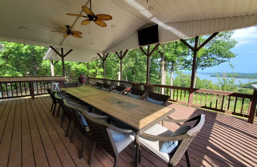 Garfield Casa | KINGSVIEW - Private Lakefront Acreage-Magnificent Lakeview-4200 Sq Ft!!!