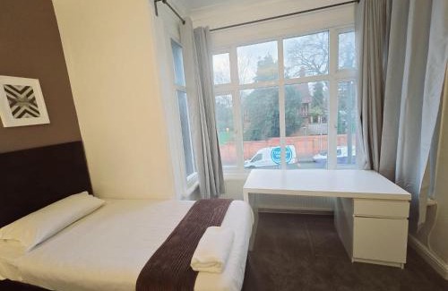 Maidenhead Casa | Kingswood Hotel