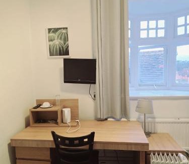 Maidenhead Casa | Kingswood Hotel