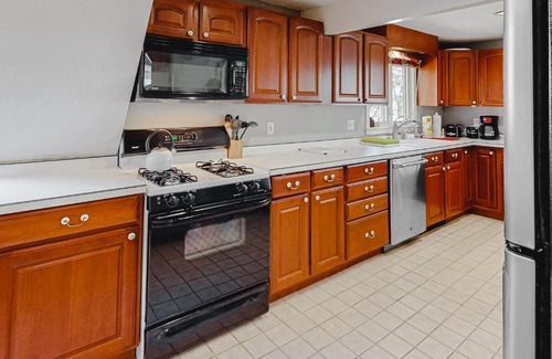 West Hartford Apartamento | Kingswood Mountainside Retreat