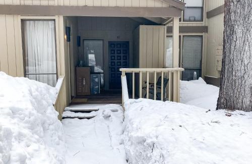 Kings Beach Apartamento | Kingswood Village 60