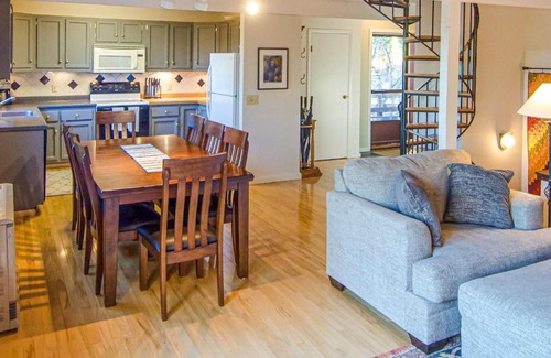 West Hartford Apartamento | Kingswood Vista 10F