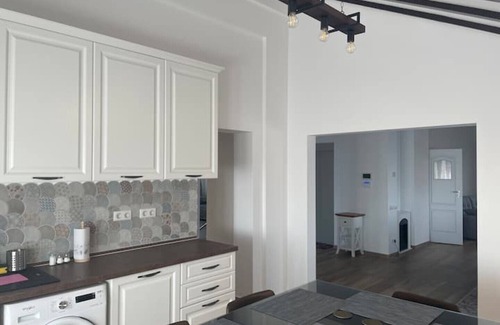 Sector 1 Apartamento | KingTop @Iarca Inn