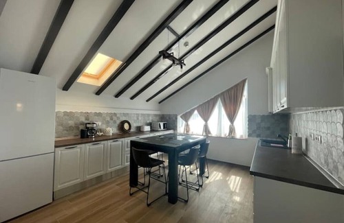 Sector 1 Apartamento | KingTop @Iarca Inn