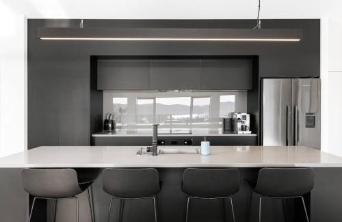 Kinloch Casa | Kinloch Bach with heaps of room!
