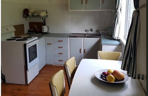 Kioloa Casa | Kioloa - Fibro Freedom - Simple Mid-Century House. Beaches out your back door!