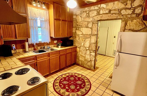 Hunt Cabina | Kipp Cottage - Private Guadalupe Riverfront - 2 Cottages - Sleeps 9