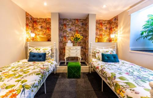 Seafront Apartamento | KIRA Beach House, Hove Beach