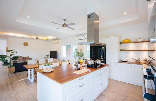 Hua Hin Apartamento | Kira Japandi Escape with Sauna & Rooftop cinema