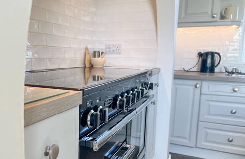 Carlisle Casa | Kirk House Longtown - a cottage that sleeps 13 guests in 7 bedrooms