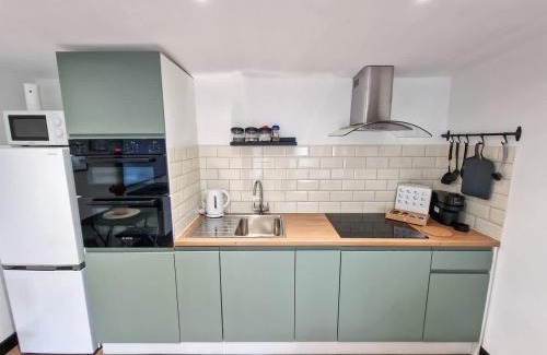 Kirkby Casa | Kirkby Bungalow by City SuperHost
