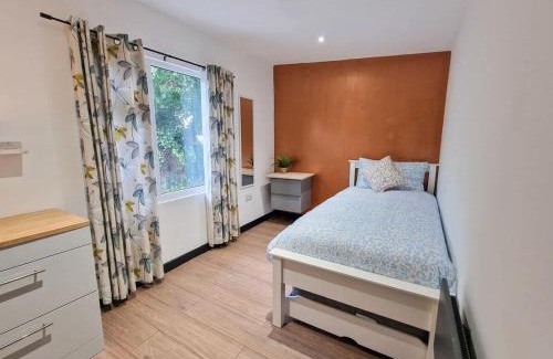 Kirkby Casa | Kirkby Bungalow by City SuperHost