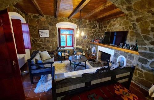 Karpenisi Casa | Kirkel - Stone villa in an Alpine environment