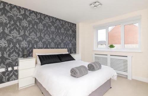 Stanley Casa | Kirkstall by Alt-Stay Accommodation - 4 Bed House Ideal For Workforces & Relocations - Weekly & Monthly Rates Available