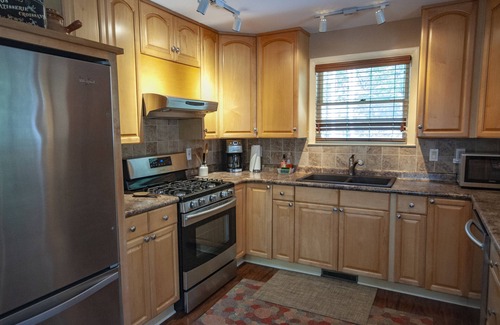 Hayesville Cabina | Kirsten's Lakeside Paradise en Lake Chatuge. ¡Disfruta de Lake Life! Pozo de fuego, muelle