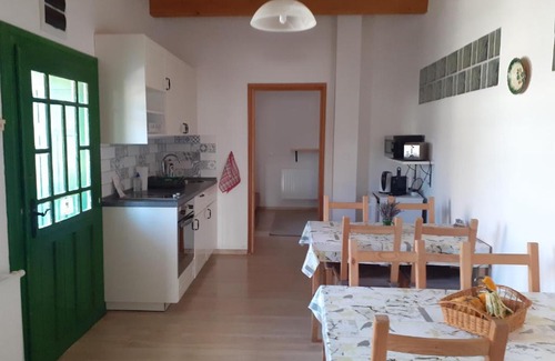 Bakonyszentkiraly Apartamento | Kispajta Vendégház