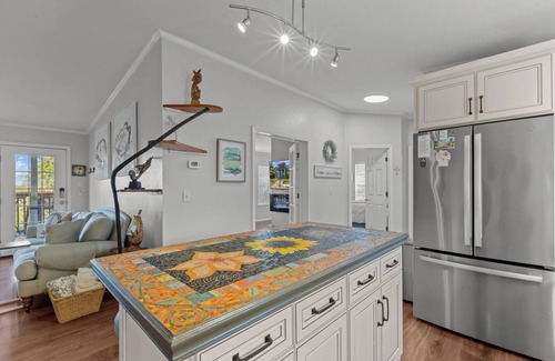 Cedar Key Casa | Kiss Me Kottage- Private Waterfront Home!