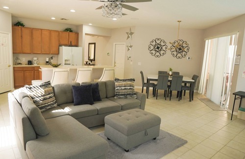 San Benito Casa | Casa en Kissimmee Piscina y Spa Cerca de Universal, Disney World