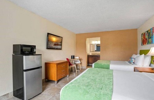 Historic Downtown Kissimmee Casa | Kissimmee Ideal Room with 2 DBL Beds & Fitness Center