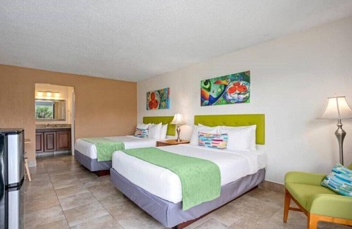 Historic Downtown Kissimmee Casa | Kissimmee Ideal Room with 2 DBL Beds & Fitness Center