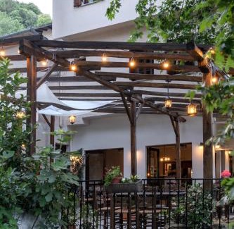 Kissos Hotel | KissosInn