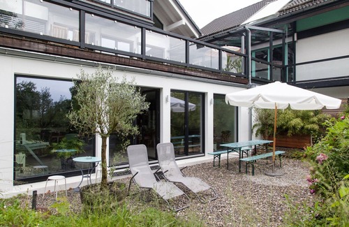 Holzhausen Apartamento | Cocina con estufa de gas, área de barbacoa propia con un pequeño jardín, camas extra grandes