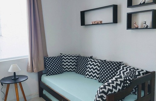 Enseada Alquiler De RV | Kitnet 2 blocks from Enseada beach with Internet