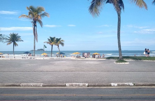 Enseada Alquiler De RV | Kitnet 2 blocks from Enseada beach with Internet