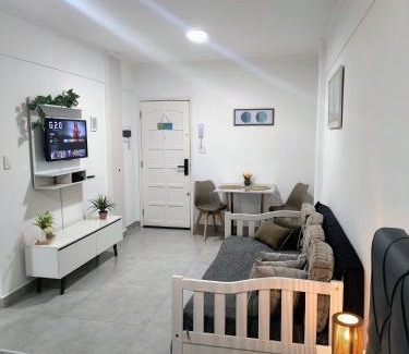 Guilhermina Apartamento | Kitnet - Pé na Areia