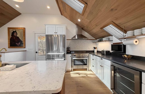 Kittery Casa | Kittery Cove | Luxe, Views, Walk to Portsmouth